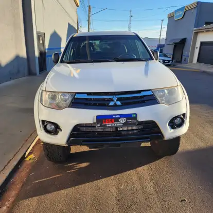 MITSUBISHI-L200 TRITON-3.2 HPE 4X4 CD 16V TURBO INTERCOOLER DIESEL 4P AUTOMÁTICO MITSUBISHI-L200 TRITON-2014