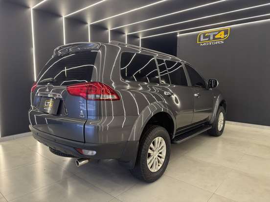 MITSUBISHI-PAJERO DAKAR-2015
