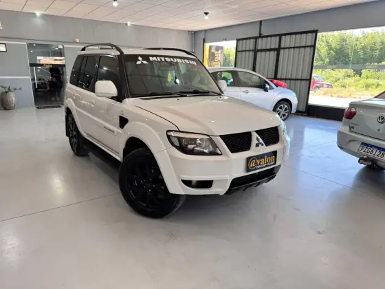 MITSUBISHI PAJERO TR4 2.0 4X2 16V 140CV FLEX 4P AUTOMÁTICO MITSUBISHI PAJERO TR4 2.0 4X2 16V 140CV FLEX 4P AUTOMÁTICO