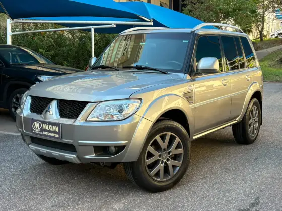 MITSUBISHI PAJERO TR4 2.0 4X2 16V 140CV FLEX 4P AUTOMÁTICO MITSUBISHI PAJERO TR4 2.0 4X2 16V 140CV FLEX 4P AUTOMÁTICO