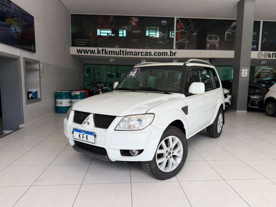 MITSUBISHI-PAJERO TR4-2013