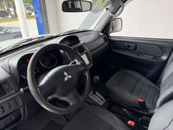 MITSUBISHI-PAJERO TR4-2013