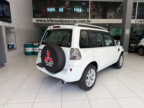 MITSUBISHI-PAJERO TR4-2.0 4X2 16V 140CV FLEX 4P AUTOMÁTICO MITSUBISHI-PAJERO TR4-2013