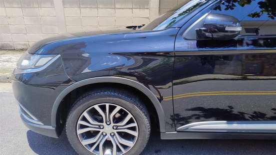 MITSUBISHI-OUTLANDER-2.0 16V GASOLINA 4P AUTOMÁTICO MITSUBISHI-OUTLANDER-2015