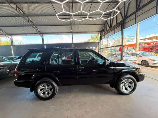 NISSAN-PATHFINDER-3.5 SE 4X4 V6 24V GASOLINA 4P AUTOMÁTICO NISSAN-PATHFINDER-2005
