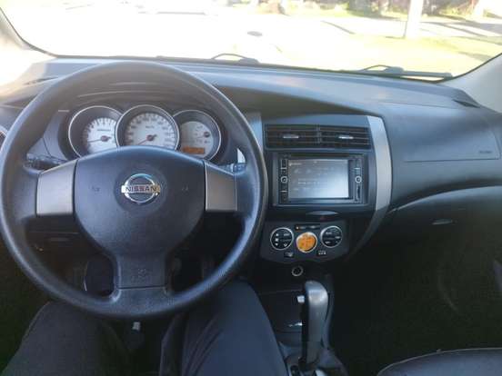 NISSAN-LIVINA-2012