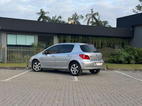 PEUGEOT-307-2.0 FELINE 16V FLEX 4P AUTOMÁTICO PEUGEOT-307-2011