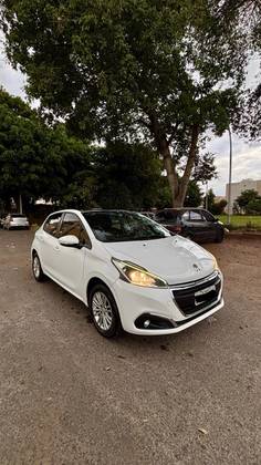 PEUGEOT 208 1.2 ALLURE 12V FLEX 4P MANUAL