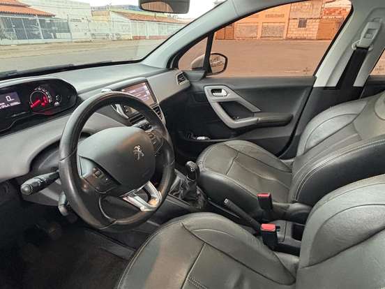 PEUGEOT-208-1.2 ALLURE 12V FLEX 4P MANUAL PEUGEOT-208-2016