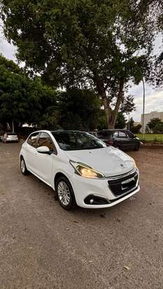 PEUGEOT-208-2016