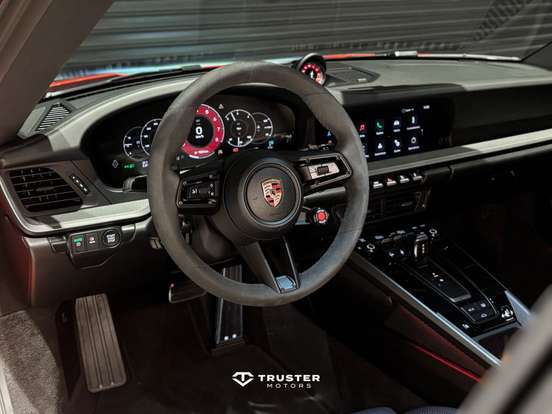 PORSCHE-911-2025