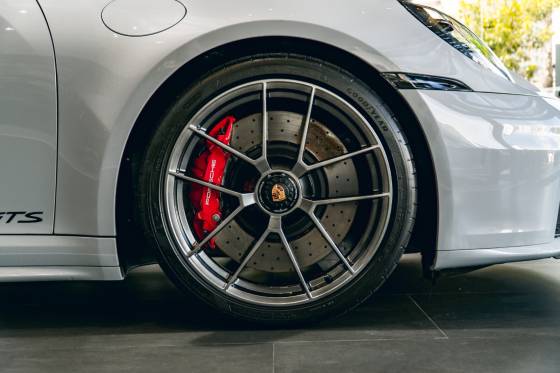 /en/city-belo-horizonte/cate-car-used-car/porsche-911-2026-3-6-24v-h6-t-hybrid-carrera-gts-pdk-48492435456721920/-17
