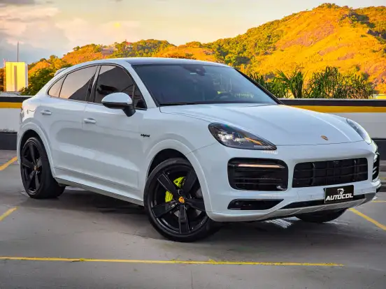 PORSCHE-CAYENNE-2022