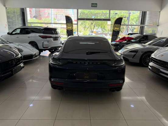 PORSCHE-PANAMERA-2023