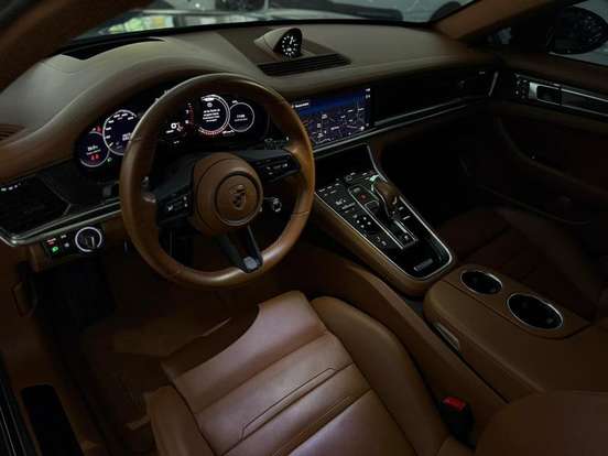 PORSCHE-PANAMERA-2023