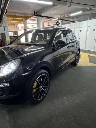 PORSCHE-CAYENNE-2011