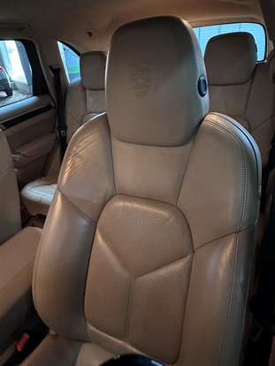 PORSCHE-CAYENNE-2011