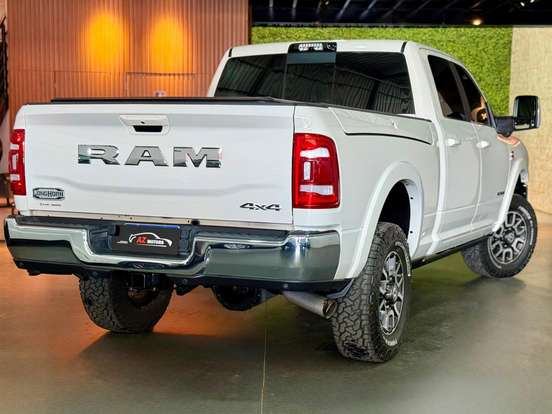 RAM-3500-6.7 I6 TURBO DIESEL LIMITED LONGHORN CD 4X4 AUTOMÁTICO RAM-3500-2024