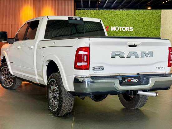 RAM-3500-6.7 I6 TURBO DIESEL LIMITED LONGHORN CD 4X4 AUTOMÁTICO RAM-3500-2024
