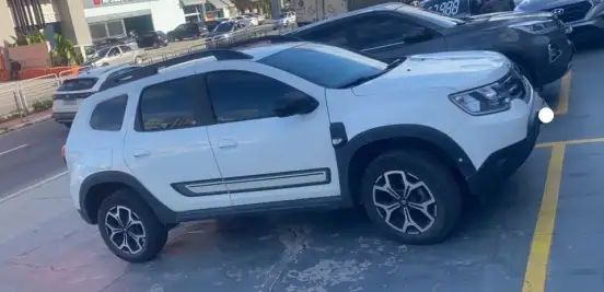 RENAULT-DUSTER-2023