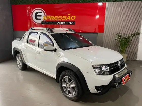 RENAULT DUSTER OROCH 2.0 16V FLEX DYNAMIQUE 4P AUTOMÁTICO RENAULT DUSTER OROCH 2.0 16V FLEX DYNAMIQUE 4P AUTOMÁTICO