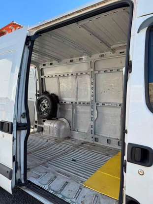RENAULT-MASTER-2012
