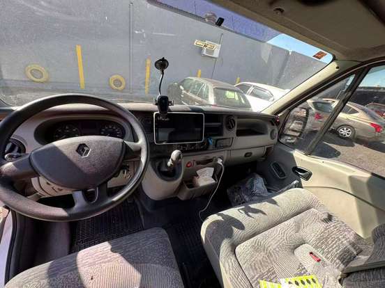 RENAULT-MASTER-2012