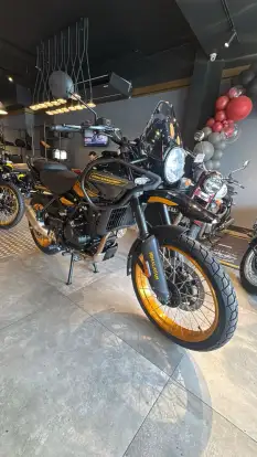 ROYAL ENFIELD-HIMALAYAN 450 HANLE BLACK-2026