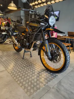 ROYAL ENFIELD-HIMALAYAN 450 HANLE BLACK-2026
