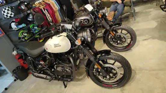 ROYAL ENFIELD-HUNTER 350-2026