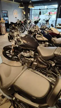 ROYAL ENFIELD-METEOR 650 ASTRAL-2026