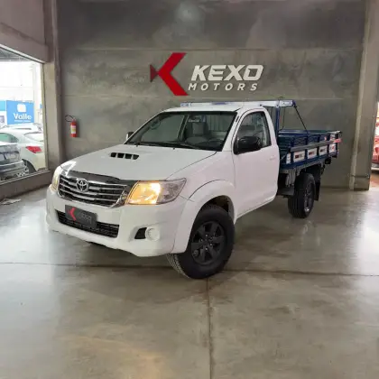 TOYOTA HILUX 2.5 STD 4X4 CS 16V TURBO DIESEL 2P MANUAL TOYOTA HILUX 2.5 STD 4X4 CS 16V TURBO DIESEL 2P MANUAL