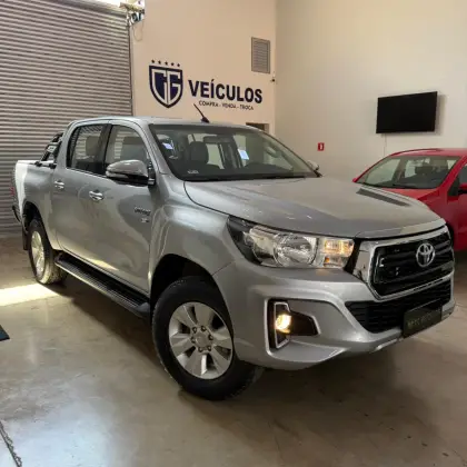 TOYOTA HILUX 2.7 SRV 4X2 CD 16V FLEX 4P AUTOMÁTICO TOYOTA HILUX 2.7 SRV 4X2 CD 16V FLEX 4P AUTOMÁTICO