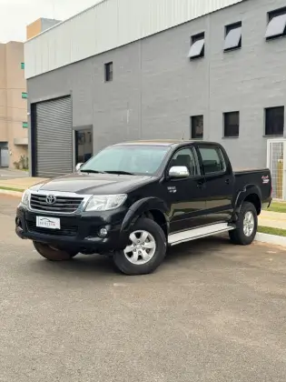 TOYOTA HILUX 2.7 SRV 4X4 CD 16V FLEX 4P AUTOMÁTICO TOYOTA HILUX 2.7 SRV 4X4 CD 16V FLEX 4P AUTOMÁTICO