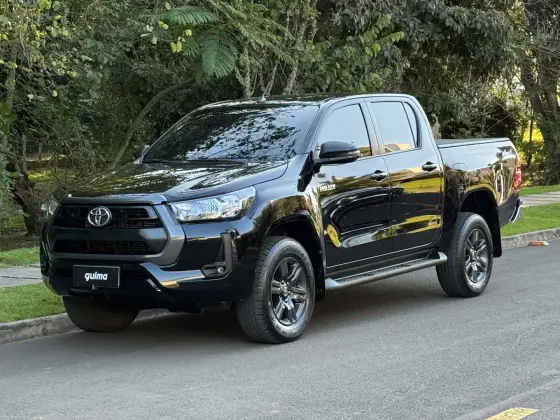 TOYOTA HILUX 2.8 D-4D TURBO DIESEL CD SR 4X4 AUTOMÁTICO TOYOTA HILUX 2.8 D-4D TURBO DIESEL CD SR 4X4 AUTOMÁTICO