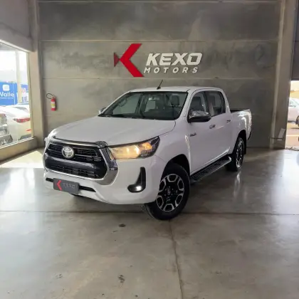 TOYOTA HILUX 2.8 D-4D TURBO DIESEL CD SRV 4X4 AUTOMÁTICO