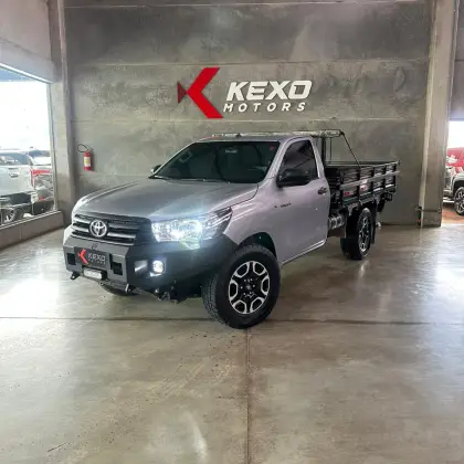 TOYOTA HILUX 2.8 D-4D TURBO DIESEL CS 4X4 AUTOMÁTICO TOYOTA HILUX 2.8 D-4D TURBO DIESEL CS 4X4 AUTOMÁTICO