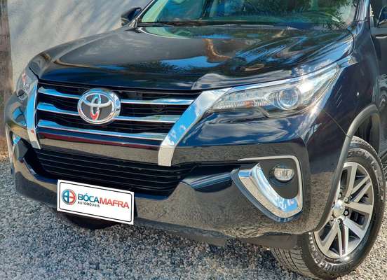 TOYOTA-HILUX SW4-2.7 SRV 7 LUGARES 4X2 16V FLEX 4P AUTOMÁTICO TOYOTA-HILUX SW4-2017