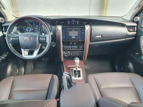 TOYOTA-HILUX SW4-2.7 SRV 7 LUGARES 4X2 16V FLEX 4P AUTOMÁTICO TOYOTA-HILUX SW4-2017