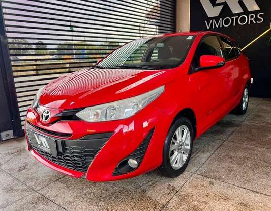 TOYOTA-YARIS-2019