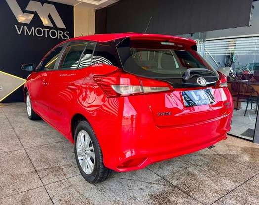 TOYOTA-YARIS-2019