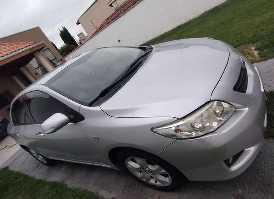 TOYOTA-COROLLA-2010