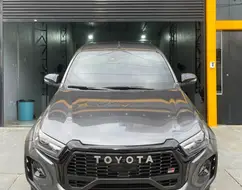 TOYOTA HILUX 2.8 D-4D TURBO DIESEL CD GR-S 4X4 AUTOMÁTICO TOYOTA HILUX 2.8 D-4D TURBO DIESEL CD GR-S 4X4 AUTOMÁTICO