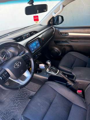 TOYOTA-HILUX-2025