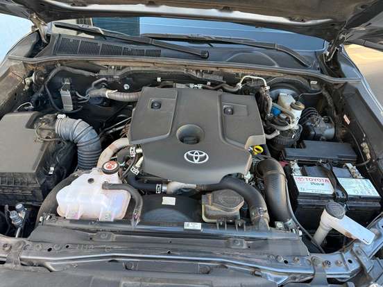 TOYOTA-HILUX-2025