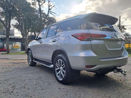 TOYOTA-HILUX SW4-2019
