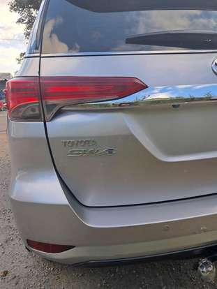TOYOTA-HILUX SW4-2019