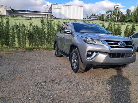 TOYOTA-HILUX SW4-2019