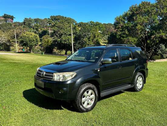 TOYOTA-HILUX SW4-2010