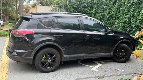 TOYOTA-RAV4-2018